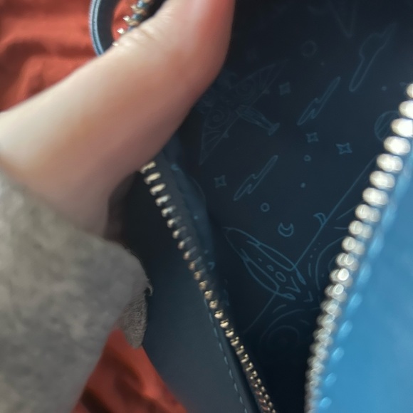 D23 exclusive loungefly backpack avatar - Picture 2 of 2